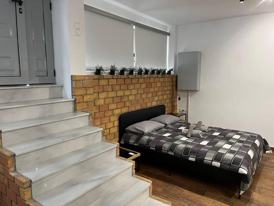 Apartment Industrial / Alios 4 / Hilton Area Athens